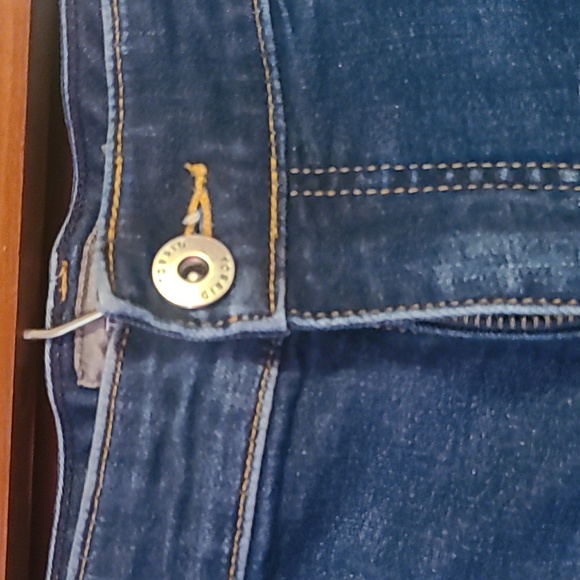 Torrid Dark Washed Feel the Fit High Rise Denim Shorts Size 22 - Picture 2 of 3